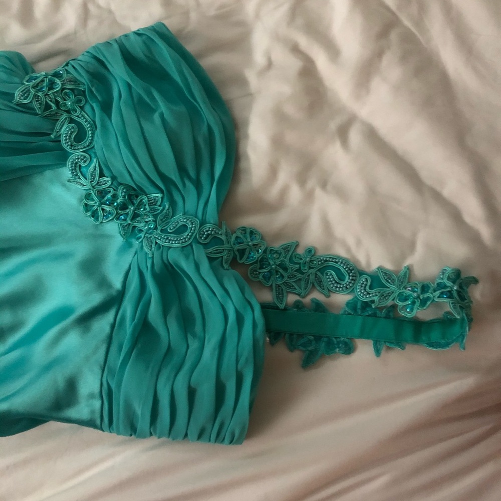 Prom/Formal Dress - Picture 6 of 8
